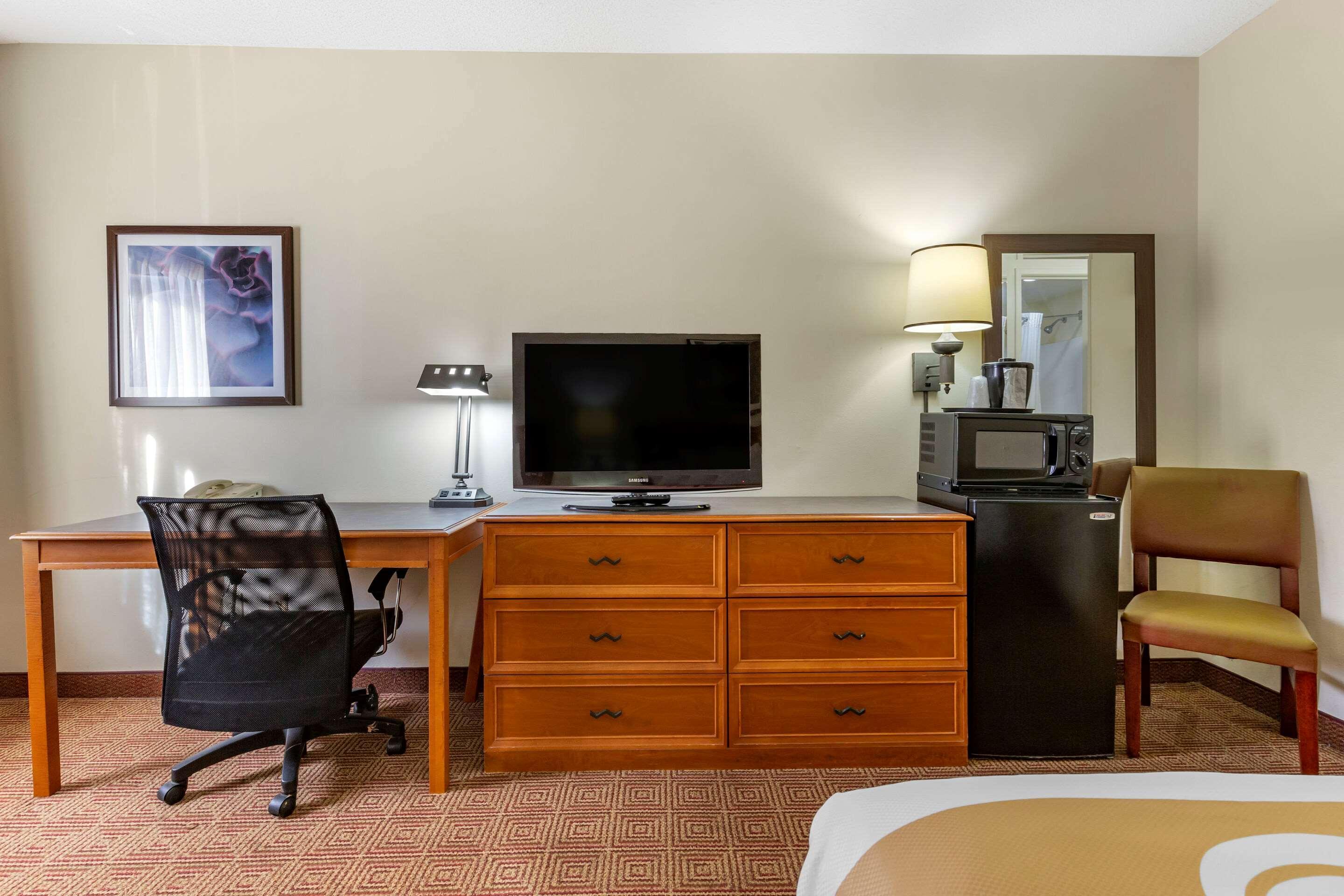 Quality Inn & Suites Raleigh Durham Airport Morrisville Exterior photo
