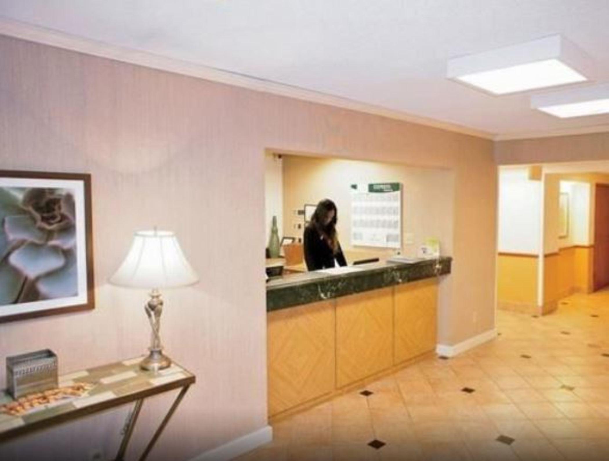 Quality Inn & Suites Raleigh Durham Airport Morrisville Exterior photo