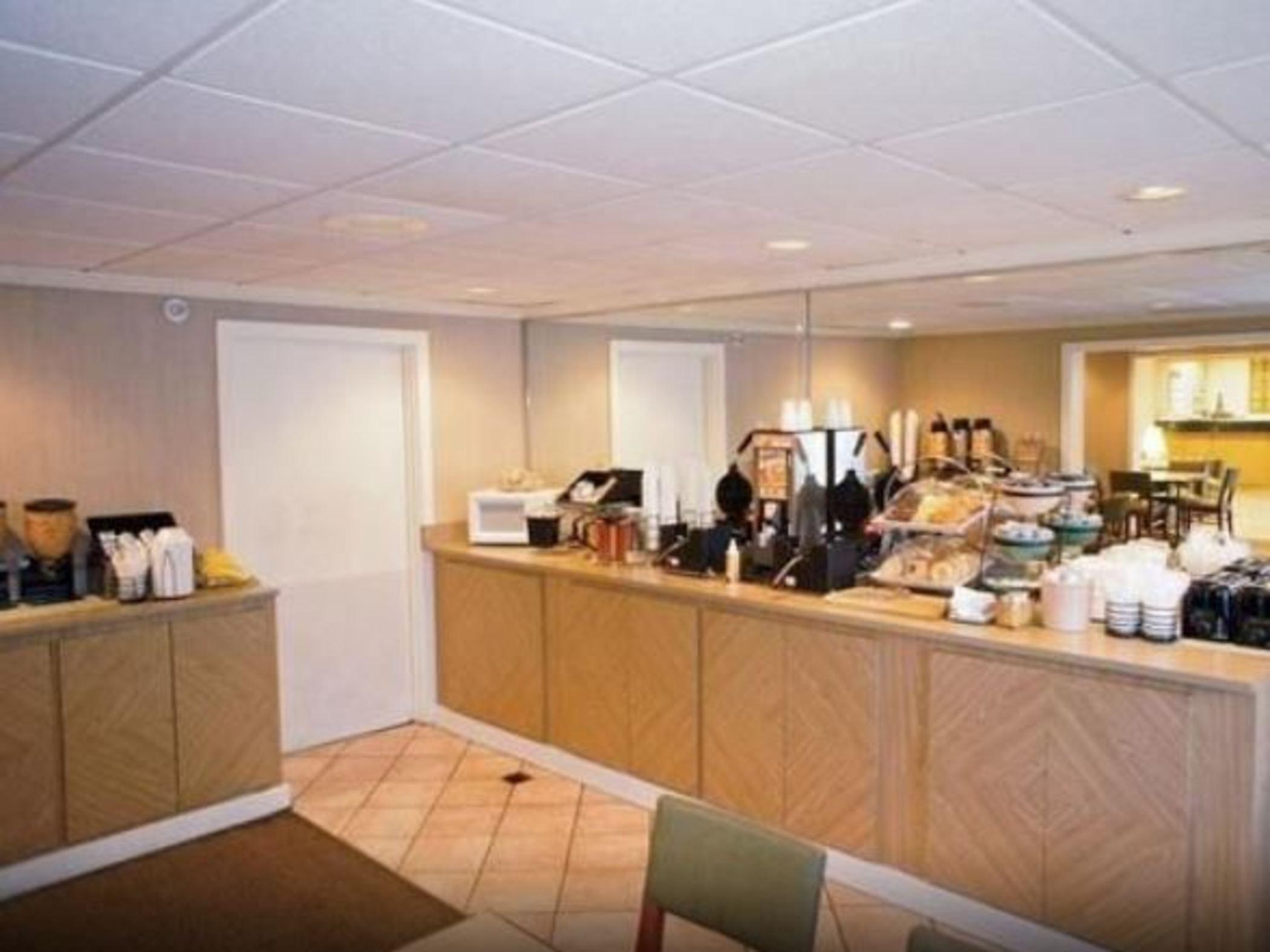 Quality Inn & Suites Raleigh Durham Airport Morrisville Exterior photo