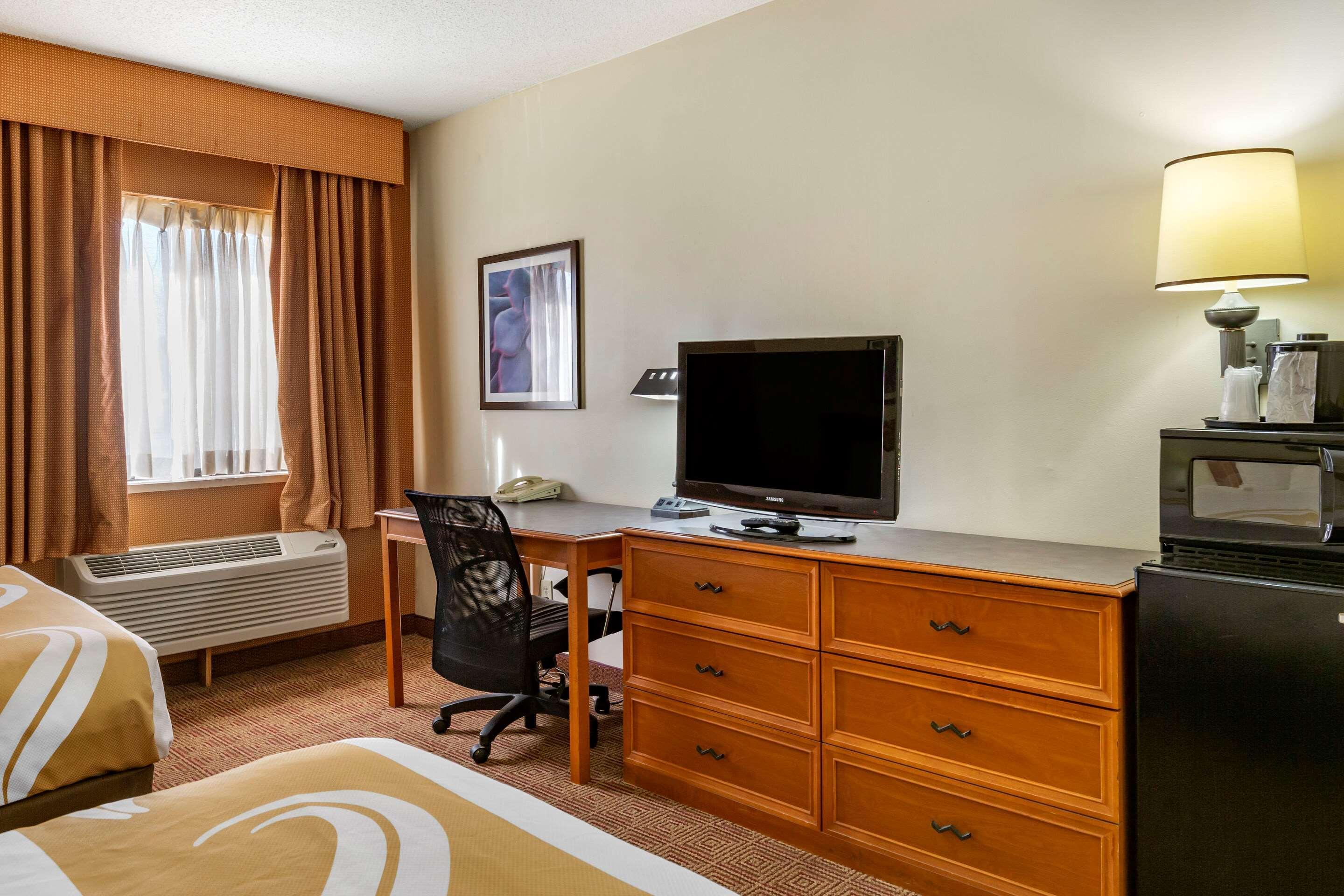 Quality Inn & Suites Raleigh Durham Airport Morrisville Exterior photo