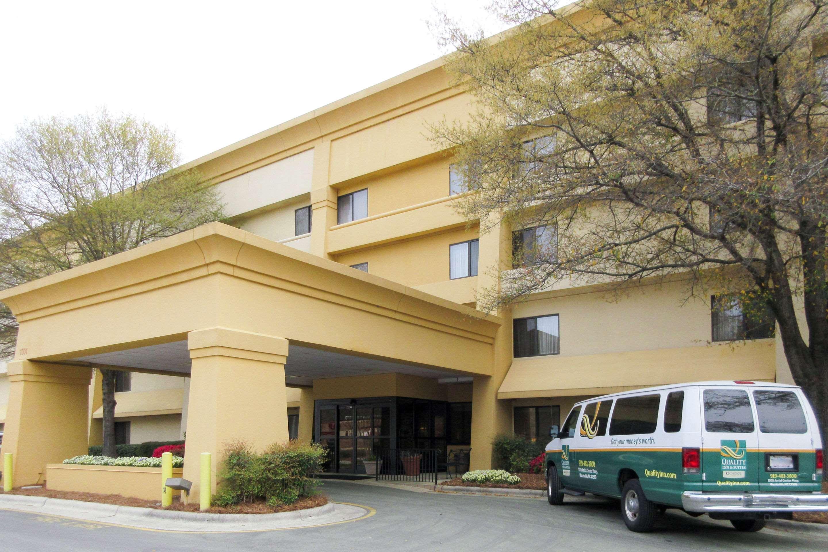 Quality Inn & Suites Raleigh Durham Airport Morrisville Exterior photo