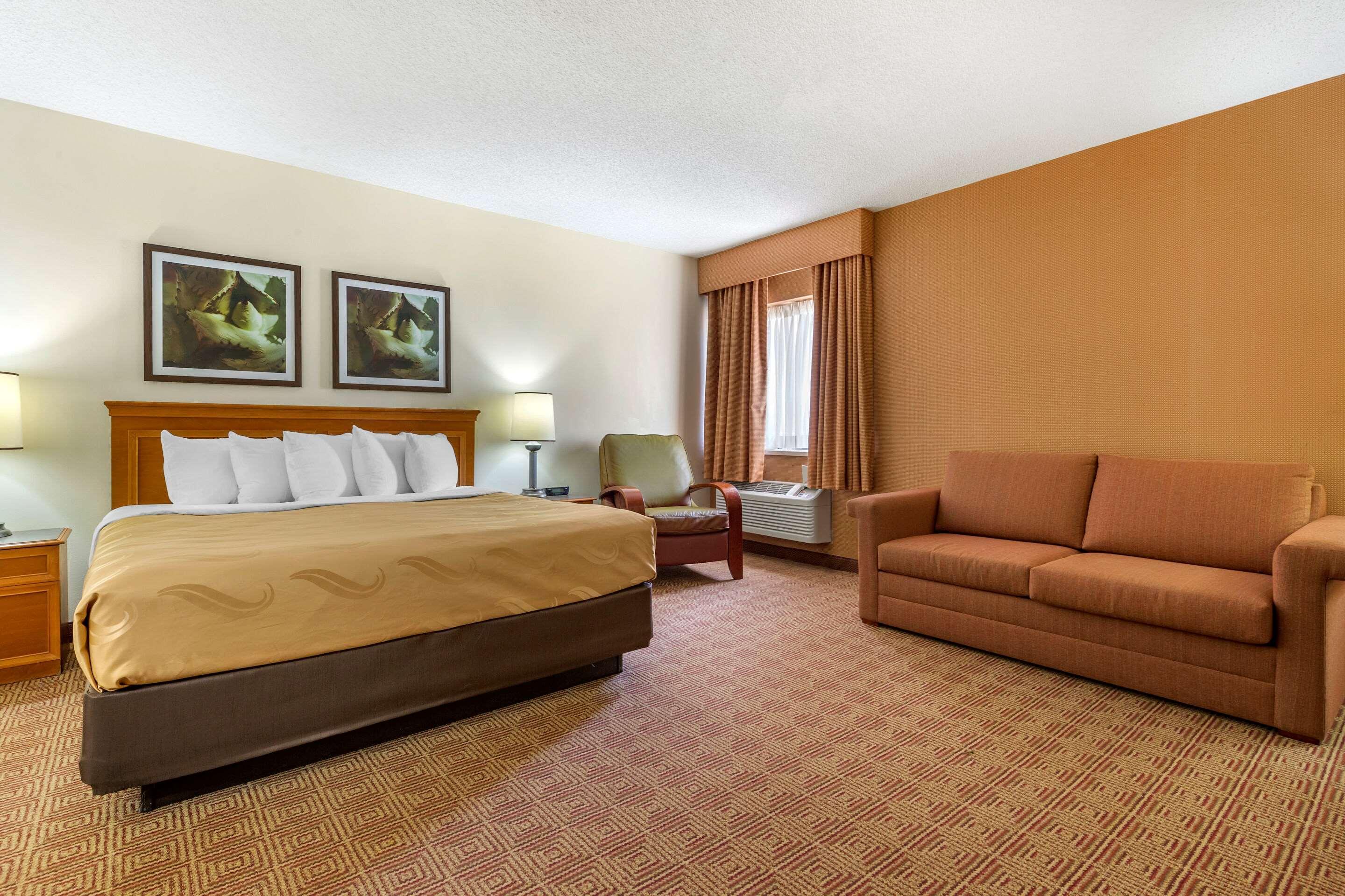 Quality Inn & Suites Raleigh Durham Airport Morrisville Exterior photo