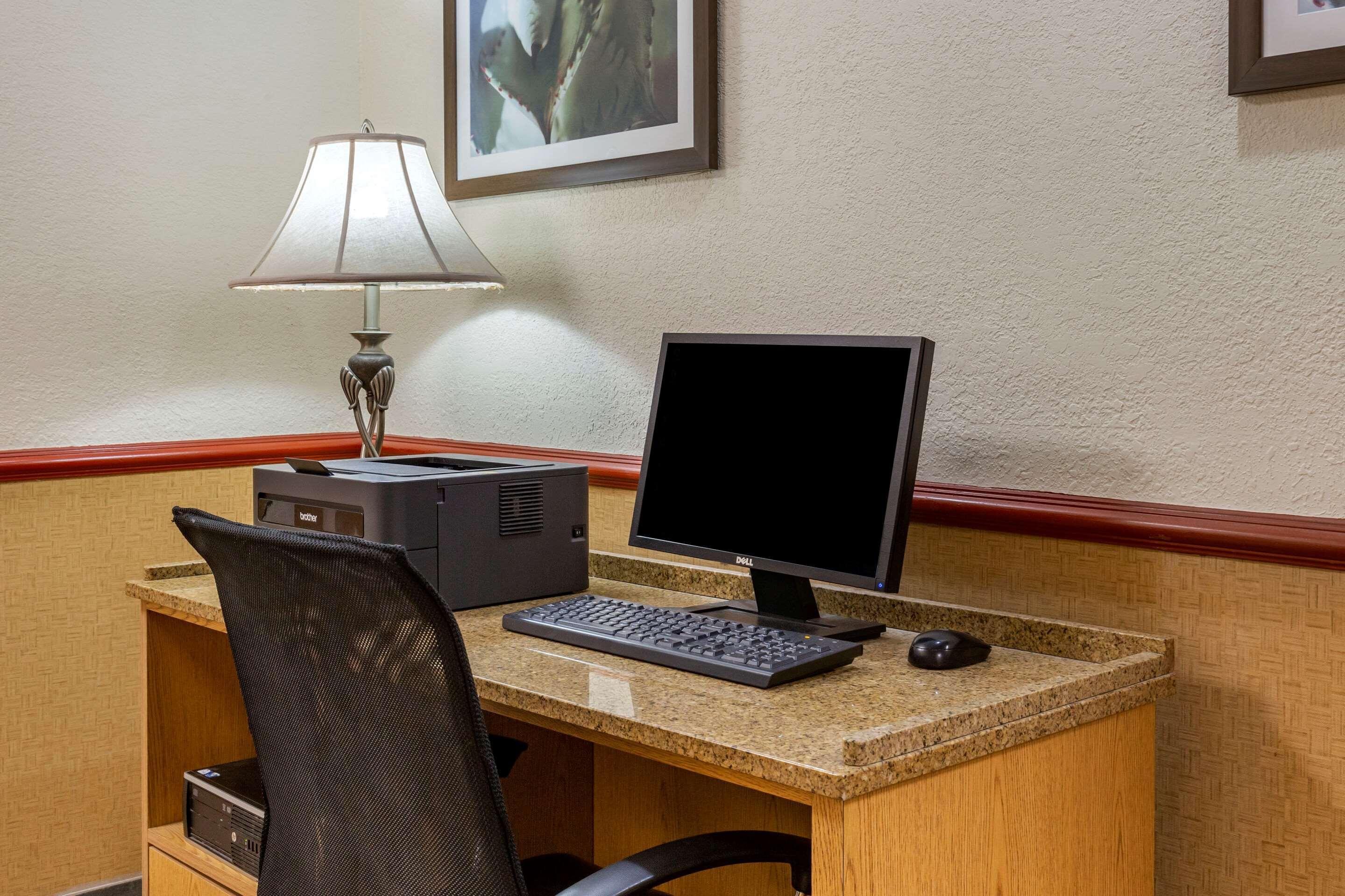Quality Inn & Suites Raleigh Durham Airport Morrisville Exterior photo